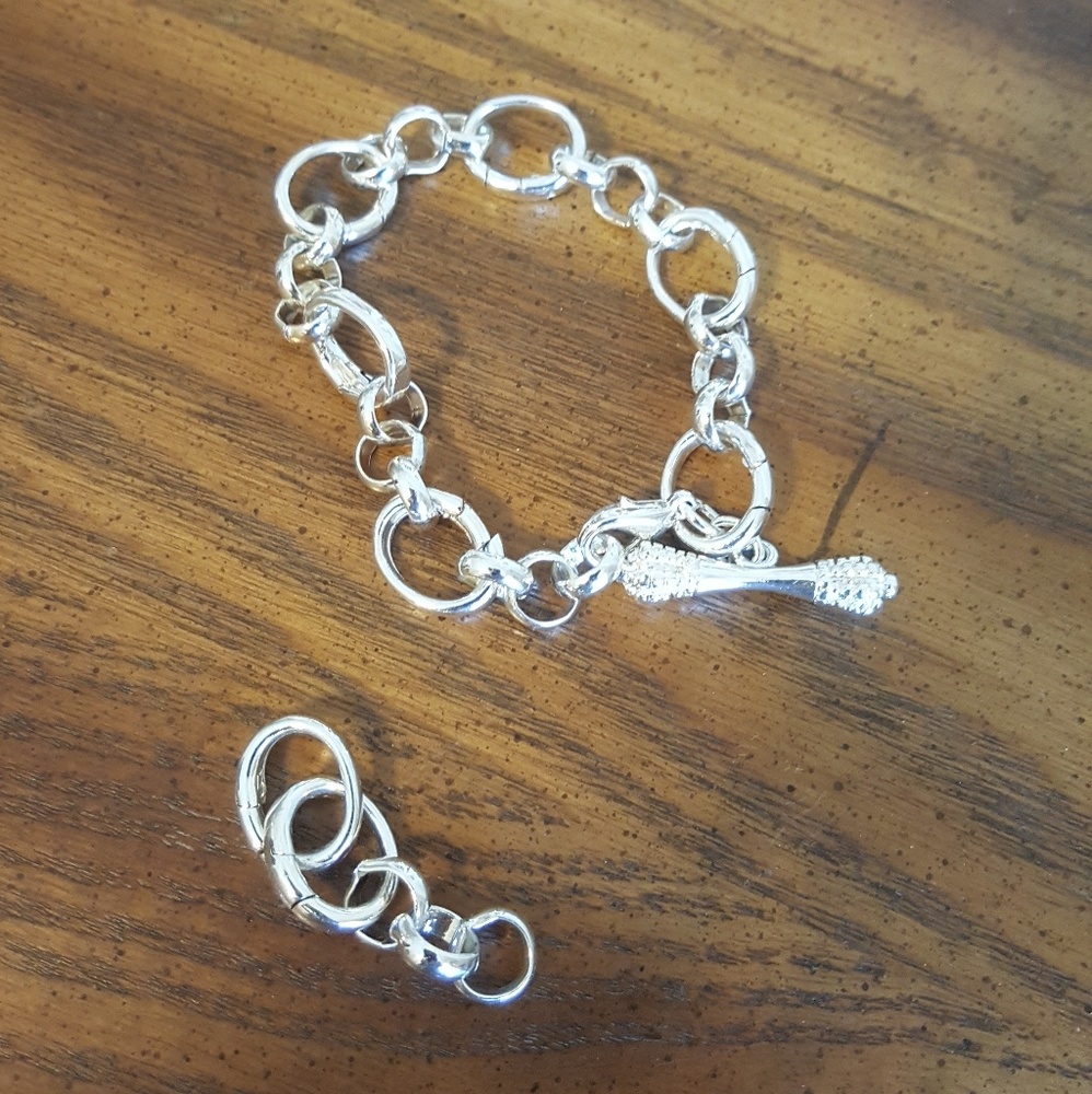 Charm bracelet